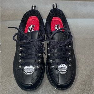 New Black Skechers Relaxed Fit Size 5 Sneakers
